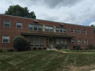 1 Delcrest Ct APT 203, Saint Louis, MO