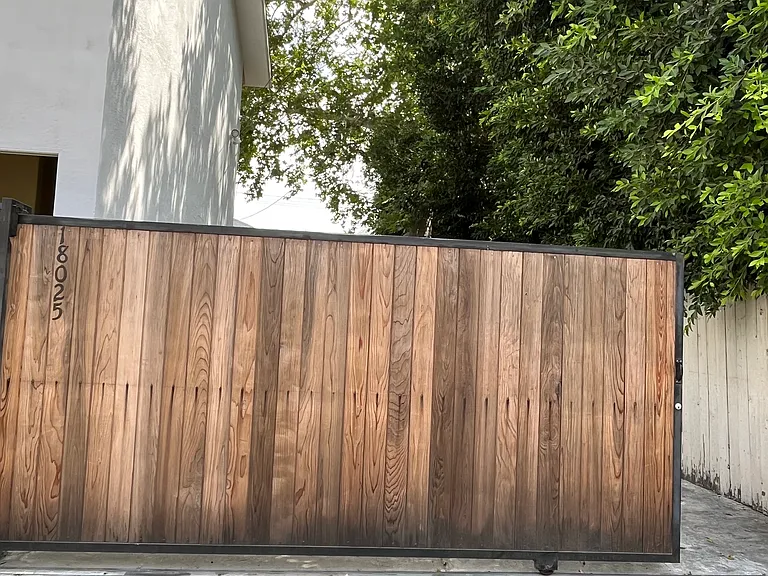 18023 Burbank Blvd — Photo 14