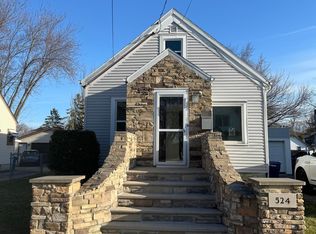 524 5th St, Menasha, WI 54952