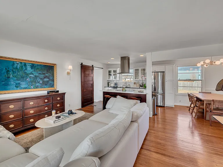 2405 Conrad Dr — Photo 11