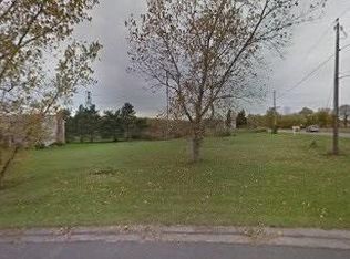 90 Old Mill Rd, Farmington, NY 14425