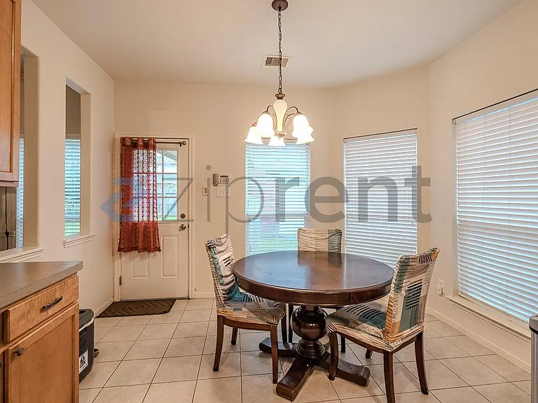19927 Cypresswood Sq — Photo 17