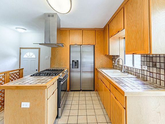 4th image of 17915 Glen Oak Ave