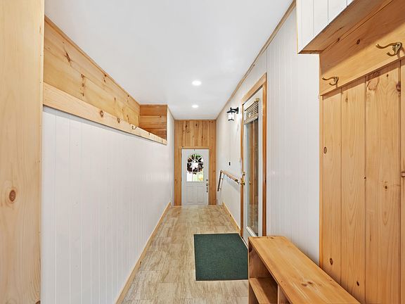 4th image of 160 Mead Lane