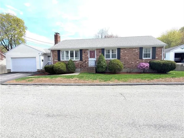 34 Cross St, Lincoln, RI 02838