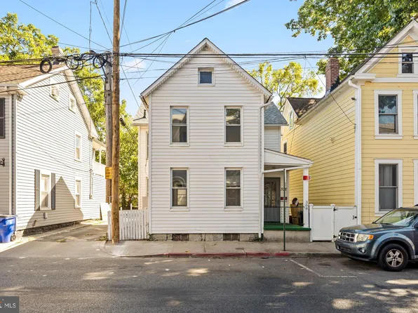 308 S Locust St, Hagerstown, MD 21740