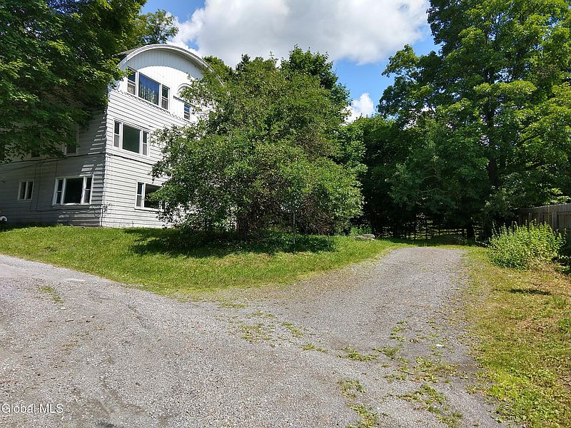 3rd image of 7 Holly Tree Road