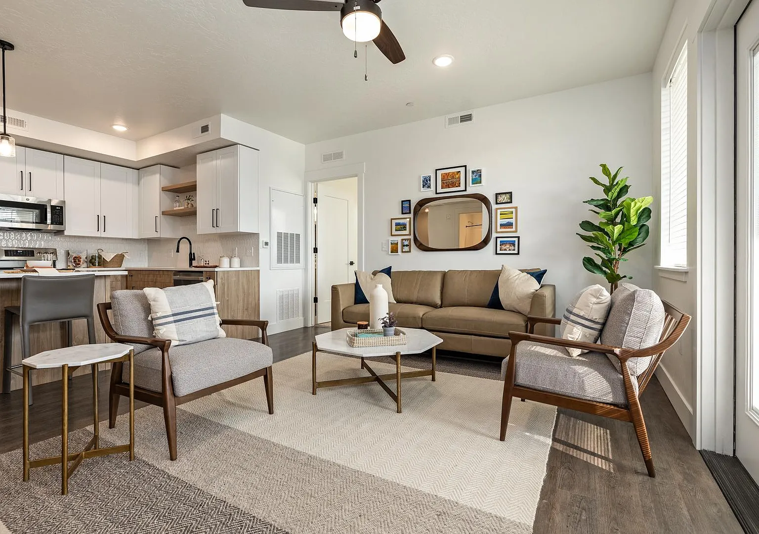 Olivia Apartments — Photo 3