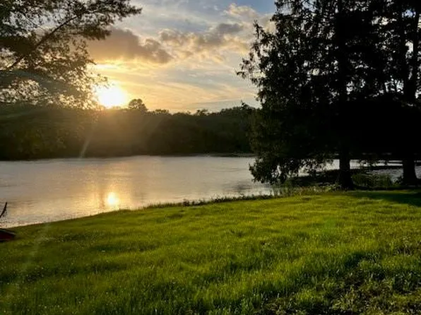 6 Cucumber Hill Rd, Foster, RI 02825