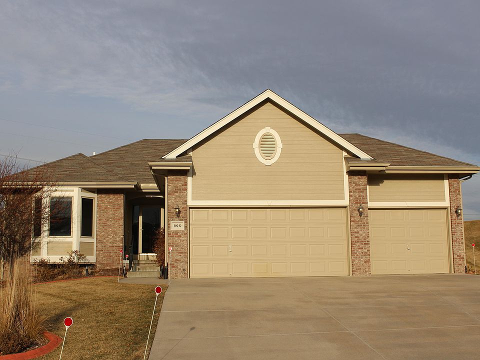 1st image of 19232 Lamont Cir