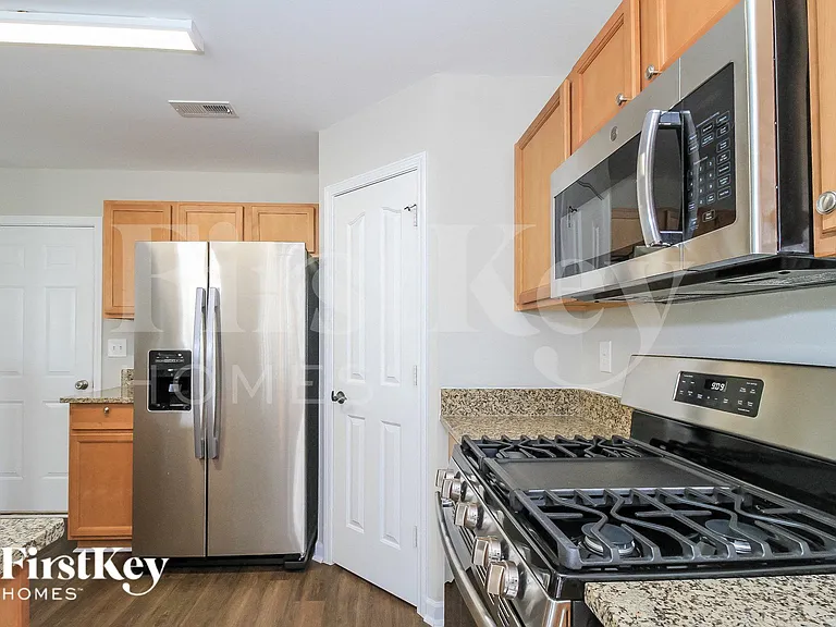 119 Habersham Ct — Photo 7