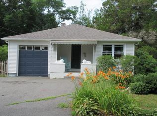 43 Briggs Ave, Somerset, MA 02725