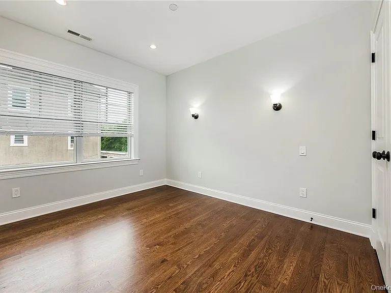 124B Maple Ave — Photo 13