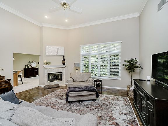 4th image of 502 Pitney Dr