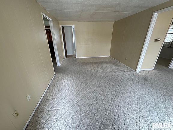 3rd image of 2304 Sutherland Rd