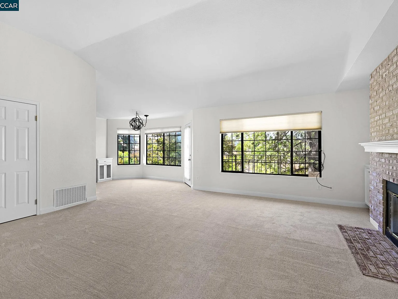 3 bed, 1250 sqft, $4,000 — Photo 4