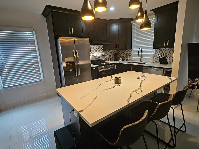 2921 Glenwood Ave SE — Photo 5