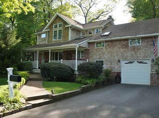 5 Suydam Dr, Melville, NY 11747