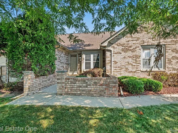 43421 Riverbend Blvd #48, Clinton Township, MI 48038