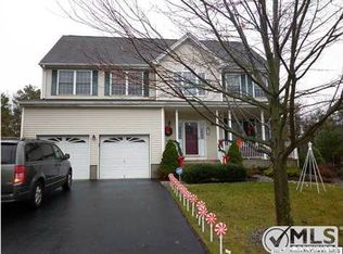 6 Springbrook Dr, Jackson, NJ 08527