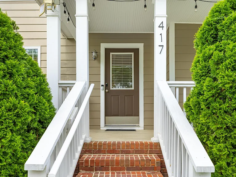 417 Rosewood St — Photo 20