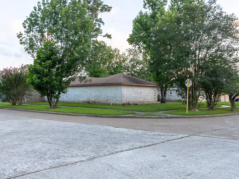6542 Bridgegate Dr — Photo 29