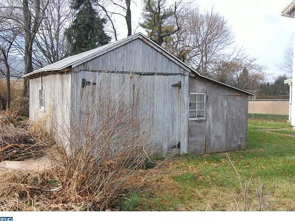 2nd image of 132 Old West Penn Ave