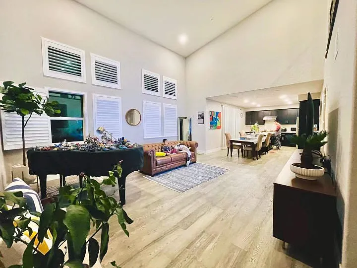 3 bed, 2296 sqft, $4,200 — Photo 1