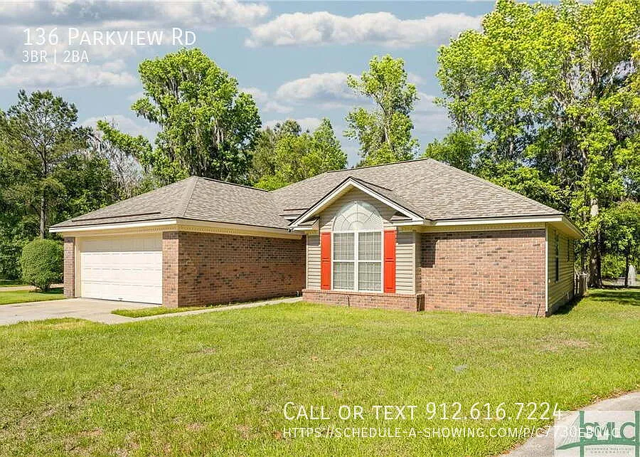 "3-Bed Sanctuary with Cozy Fireplace in Savannah 136 Parkview Rd" — Photo 3