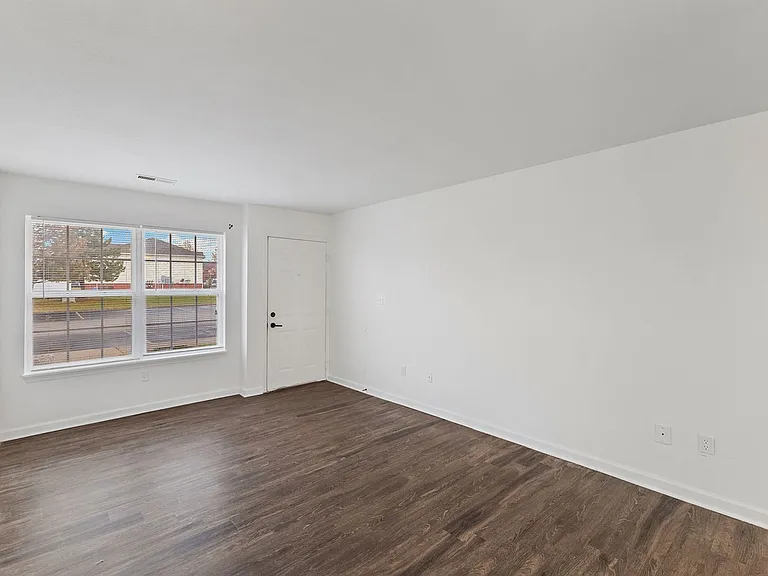 1308 N Liberty Cir E — Photo 29