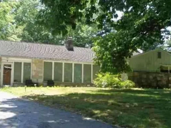 8002 Cobden Rd, Glenside, PA 19038