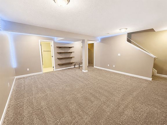 5th image of 1275 Somerset Way