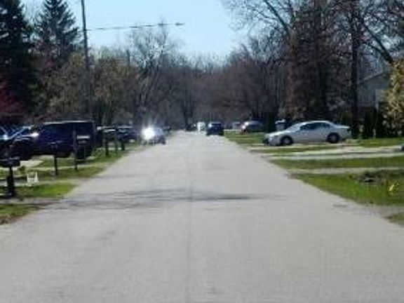 Exterior Neighborhood (street photo)