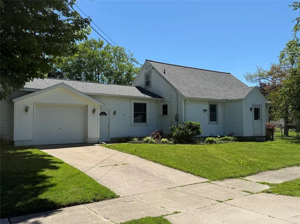 18 West St, Erie, PA 16428