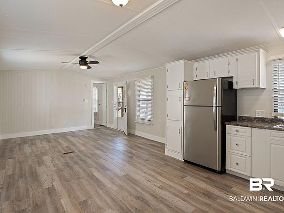 4th image of 5699 Armadillo Ave