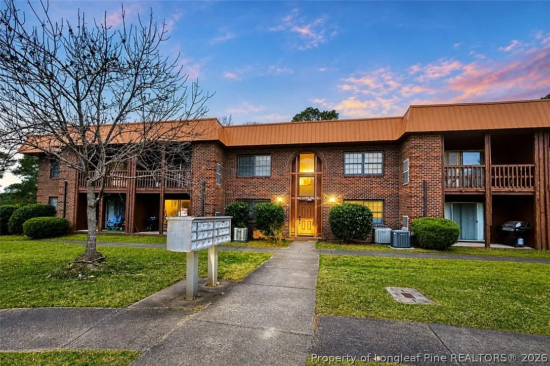 1 bed, 1.0 bath, 680 sqft, $825 — Photo 1