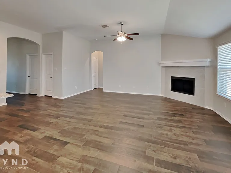 529 Paloma St — Photo 8