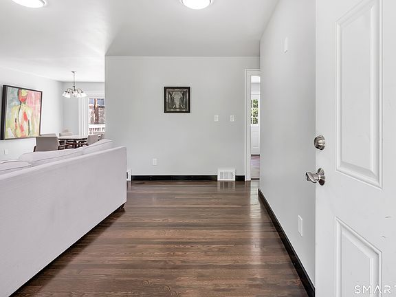 4th image of 276 Griffin Avenue