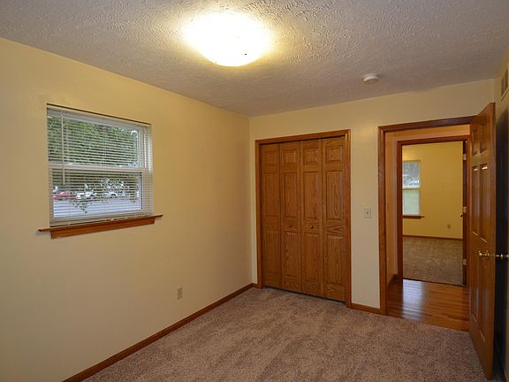 3rd image of 379 Cormack St