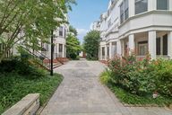 N Oakland St-S0608-001.jpg
