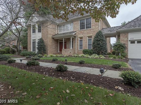 3rd image of 8933 Holly Leaf Ln