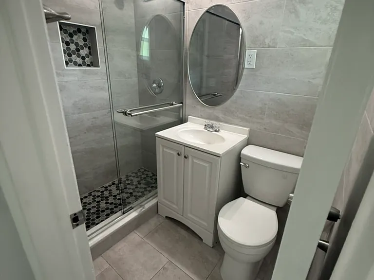 1632 NE 4th Pl #2 — Photo 4