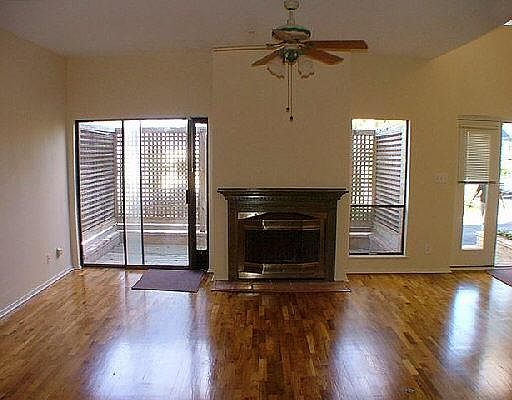 3rd image of 136 CHICHESTER PL #136