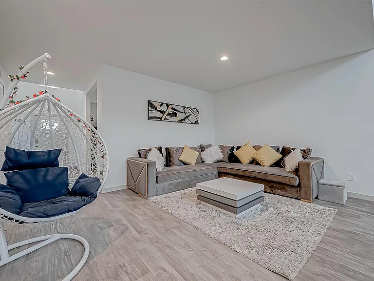 6850 Amber Cliff Ln — Photo 7