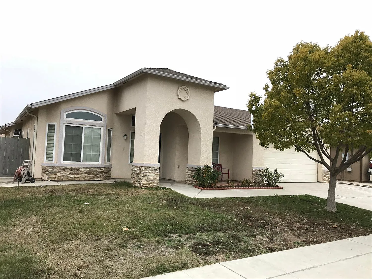 1691 N Cecelia Ave photo 1