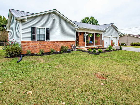 2nd image of 112 Dogwood Ln E