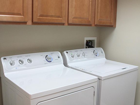 5th image of 1031 Starwood Ave