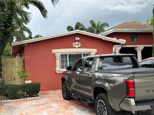 9051 NW 18th Ct, Pembroke Pines, FL 33024