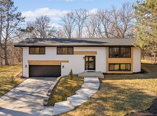 901 Toledo Ave N, Golden Valley, MN 55422