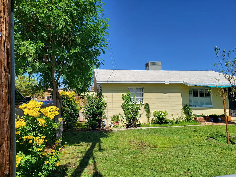 1040 N 27th Pl — Photo 11